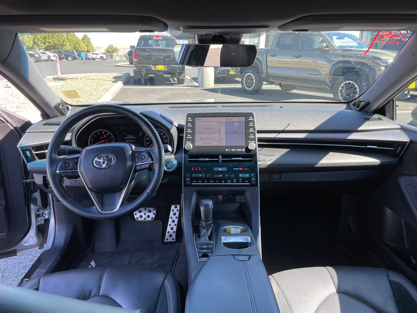 Used 2019 Toyota Avalon Touring w/ All Weather Liner Package FWD image 11