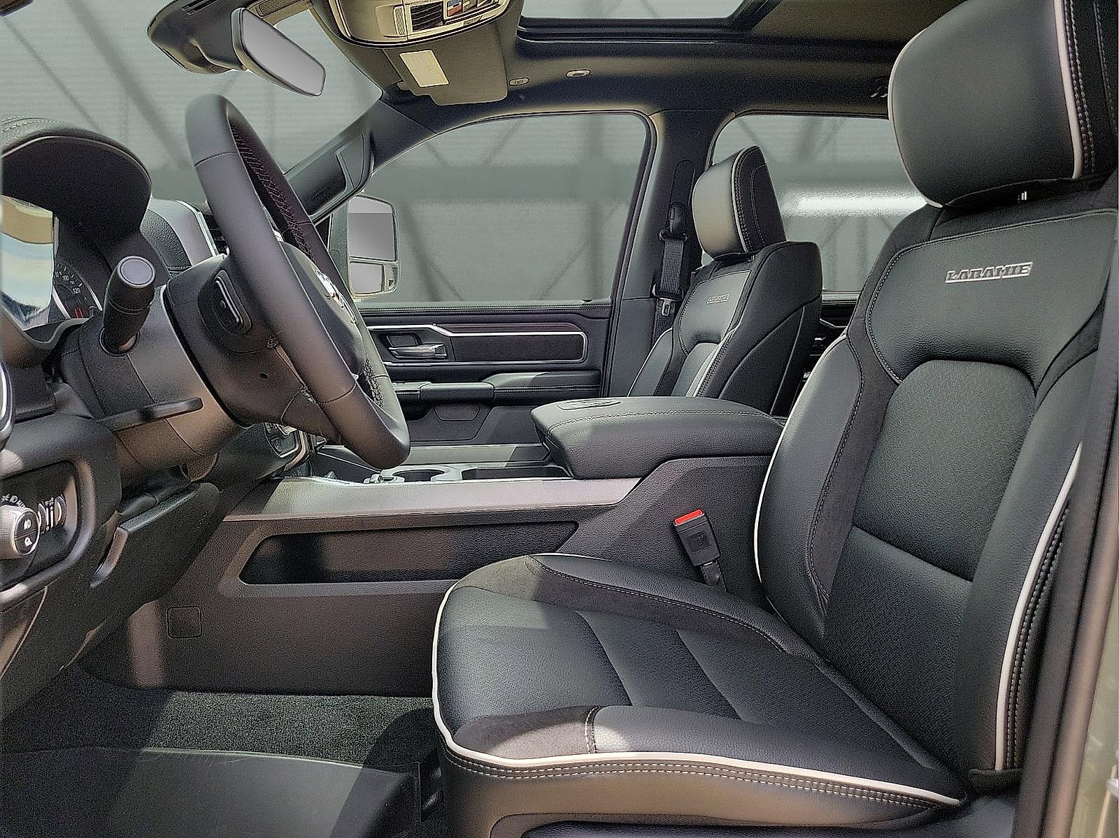 New 2026 RAM 1500 Laramie AWD/4WD image 11