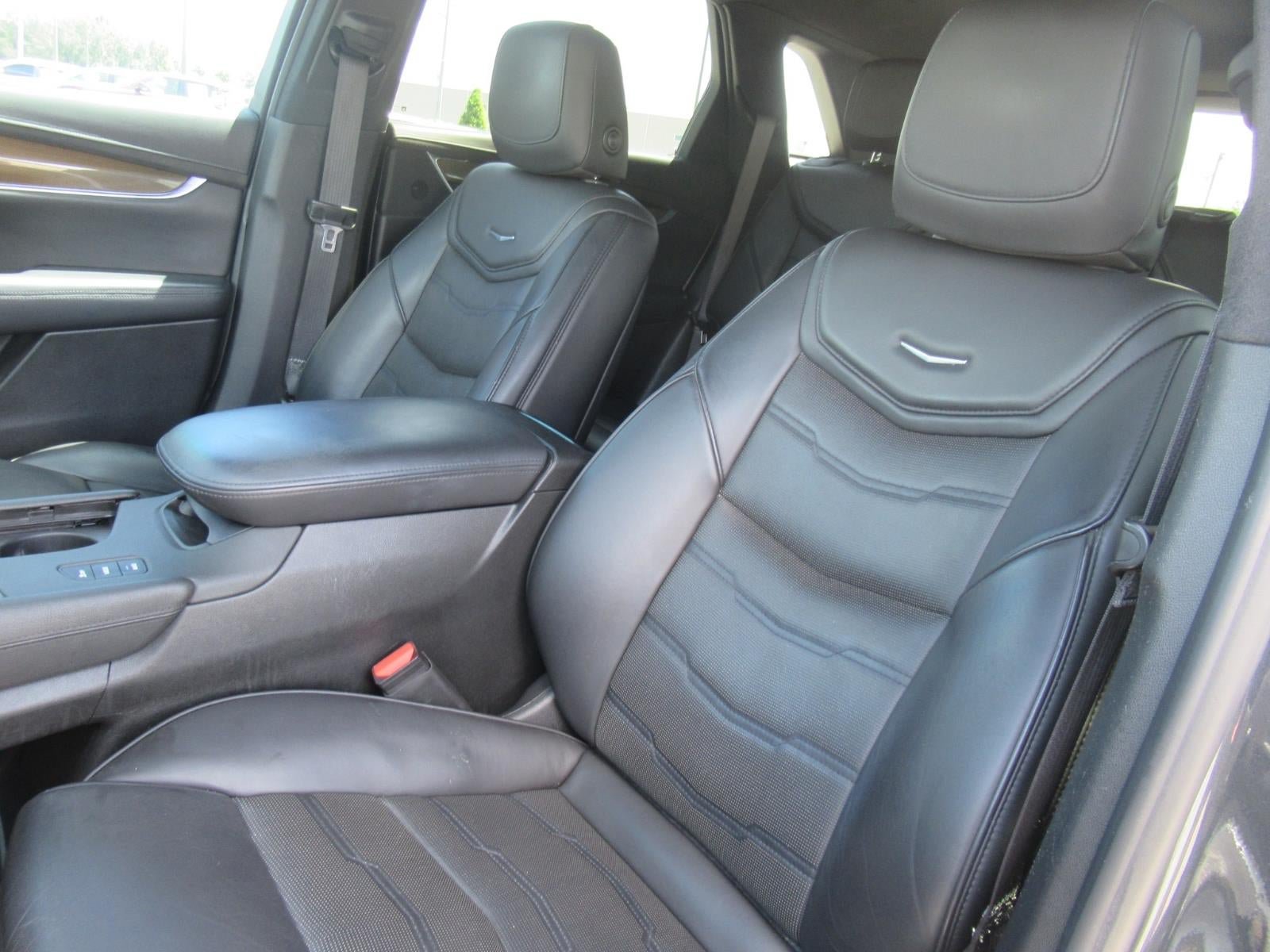Used 2019 Cadillac XT5 Platinum AWD/4WD image 16