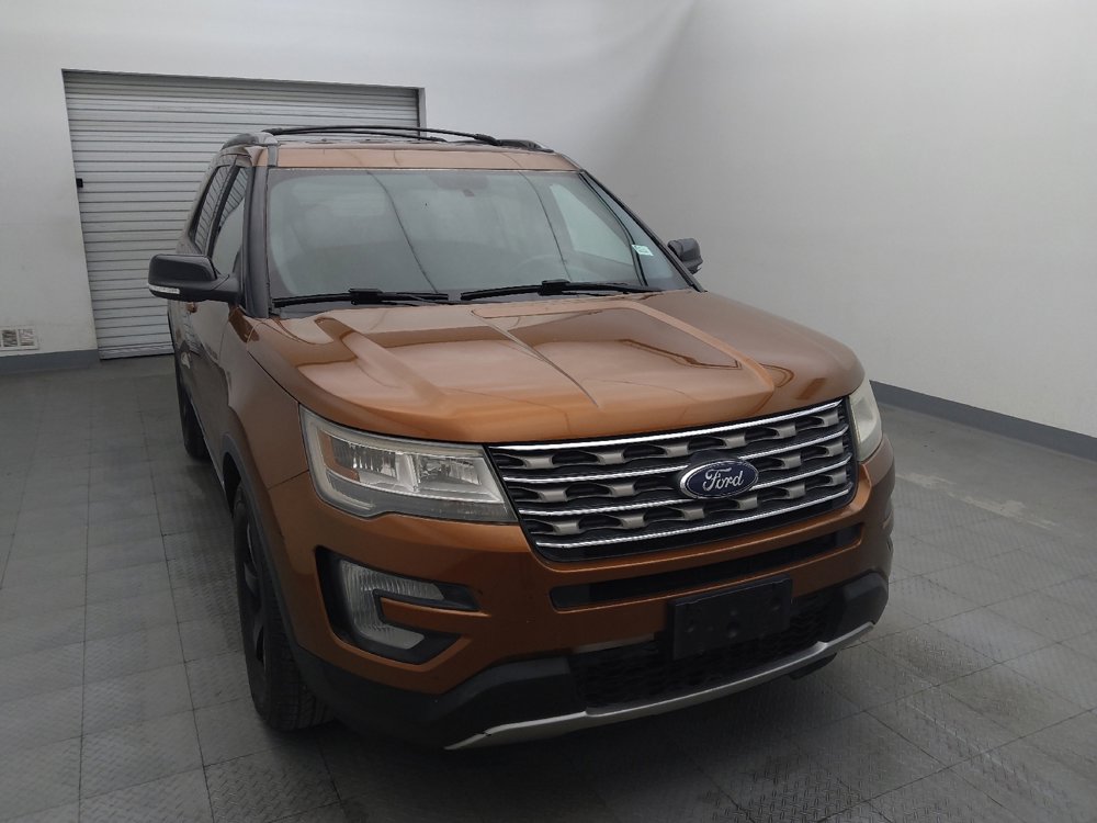 Used 2017 Ford Explorer XLT image 14