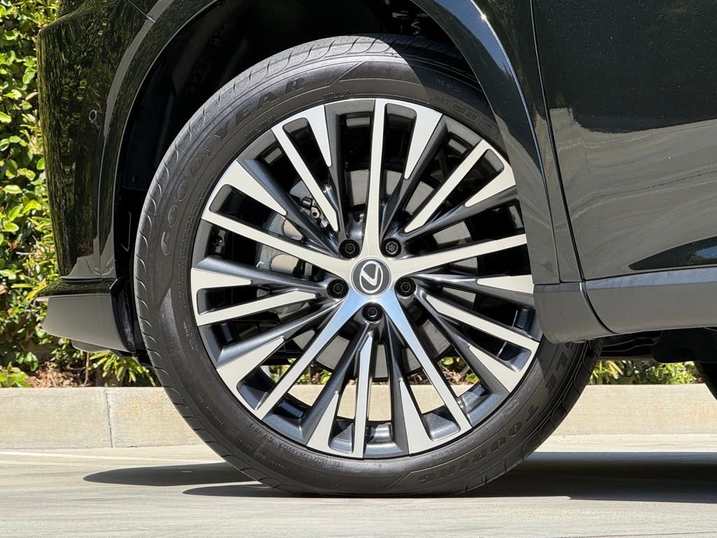 Certified 2024 Lexus RX 350 w/ Convenience Package AWD/4WD image 8
