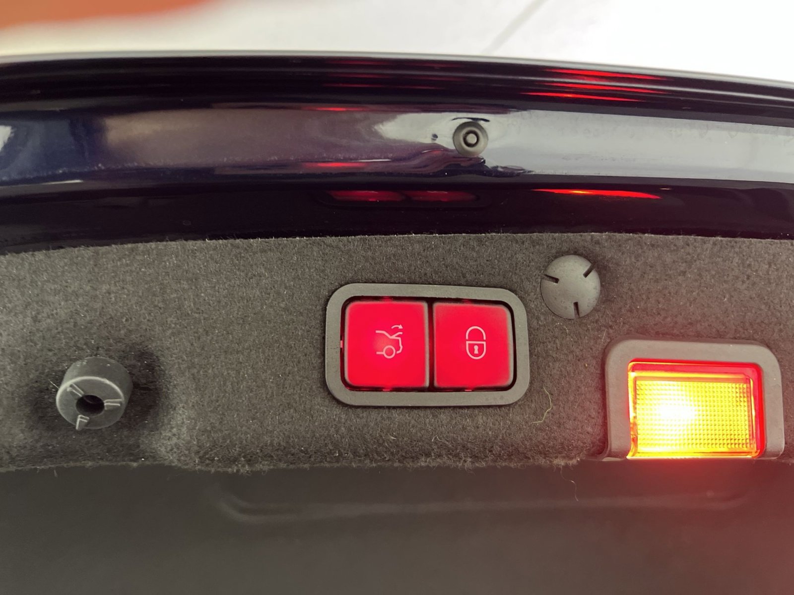 Used 2018 Mercedes-Benz C 300 4MATIC Sedan w/ Premium Package image 27