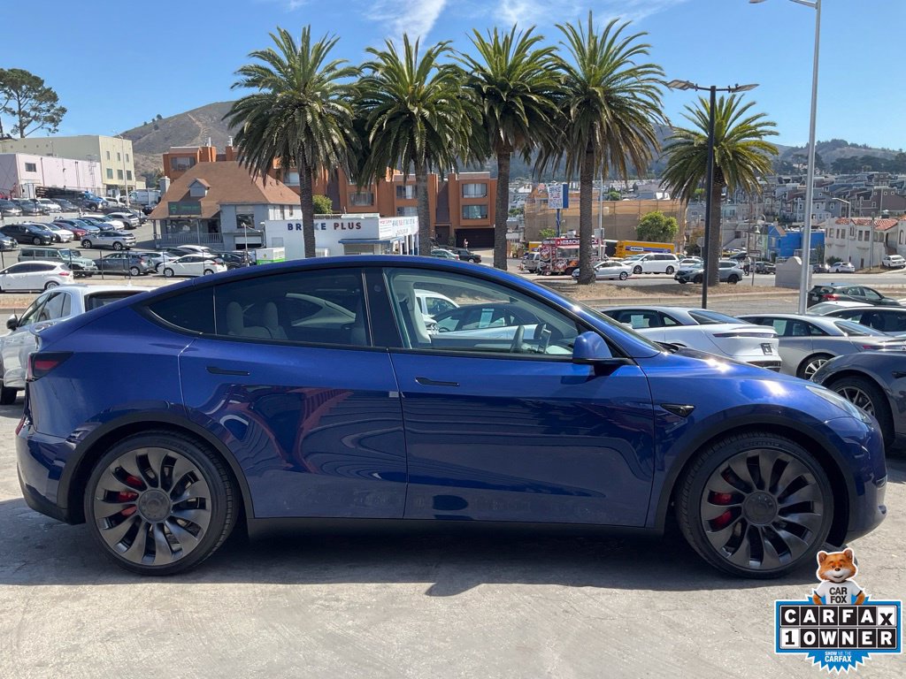 Used 2024 Tesla Model Y Performance AWD/4WD image 3
