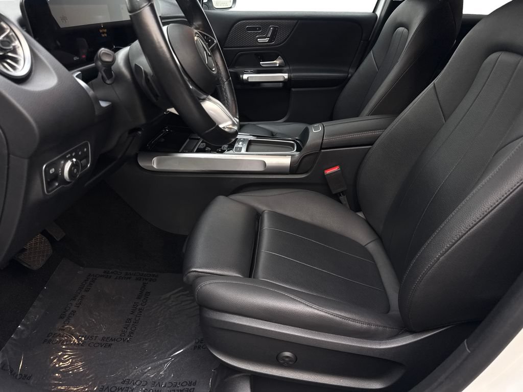 Used 2025 Mercedes-Benz GLB 250 4MATIC image 26