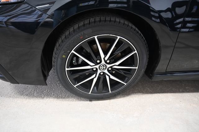 Used 2022 Toyota Camry SE image 29
