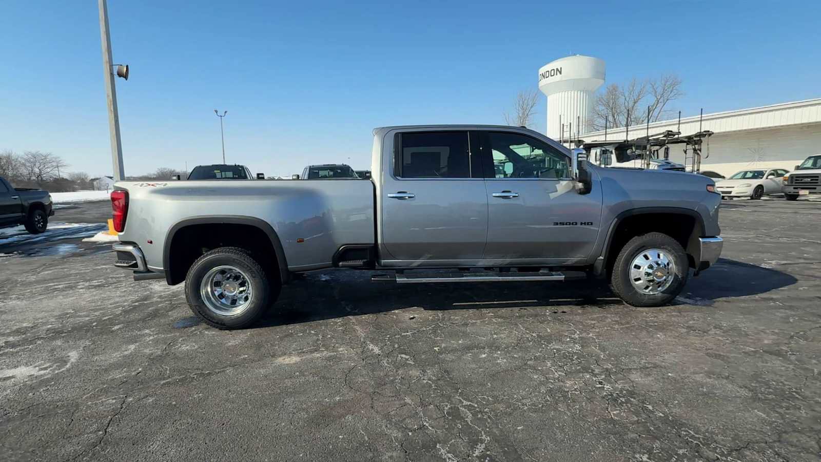 New 2026 Chevrolet Silverado 3500 LTZ w/ LTZ Convenience Package AWD/4WD image 9