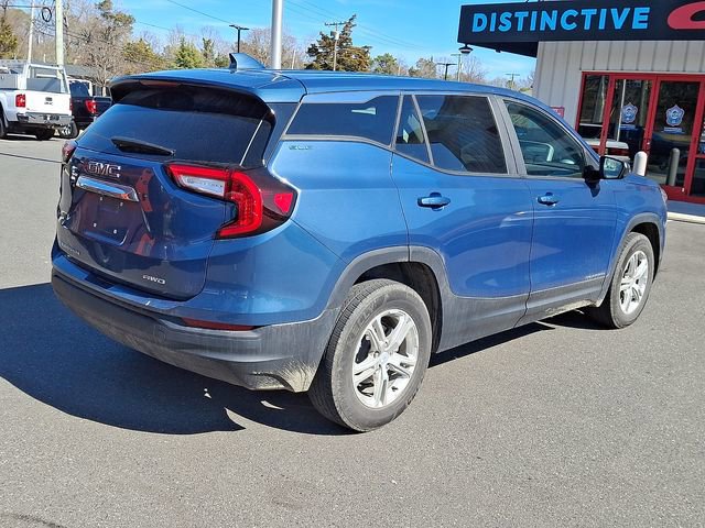 Used 2024 GMC Terrain SLE image 9