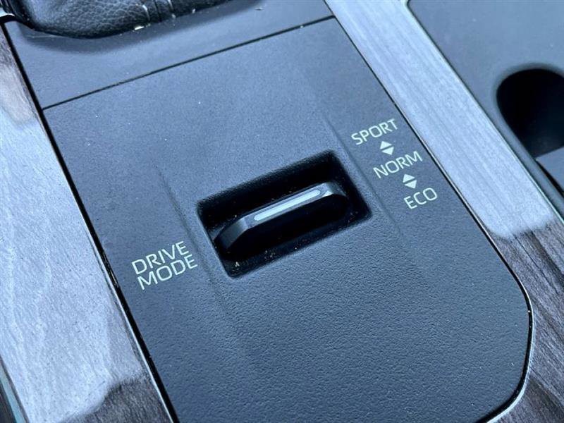 Used 2024 Toyota Highlander LE image 43