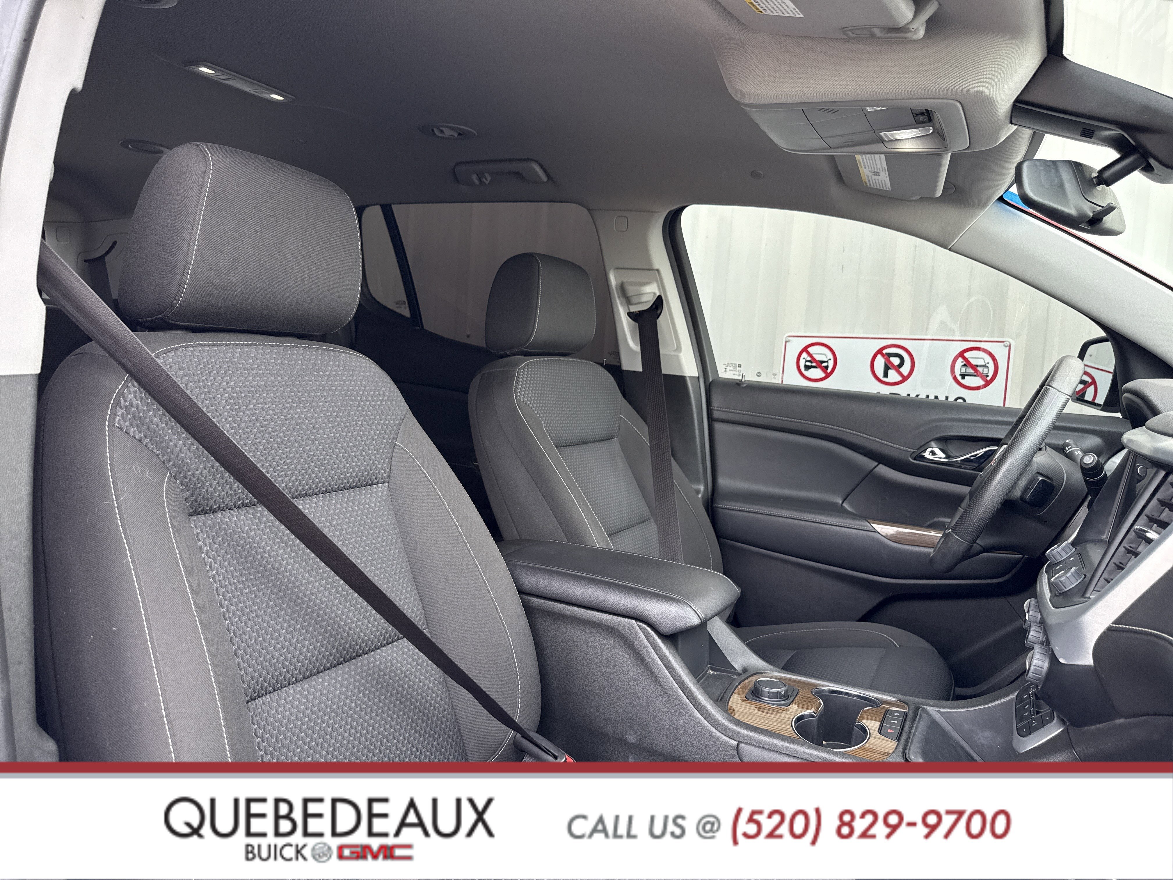 Used 2023 GMC Acadia SLE image 30