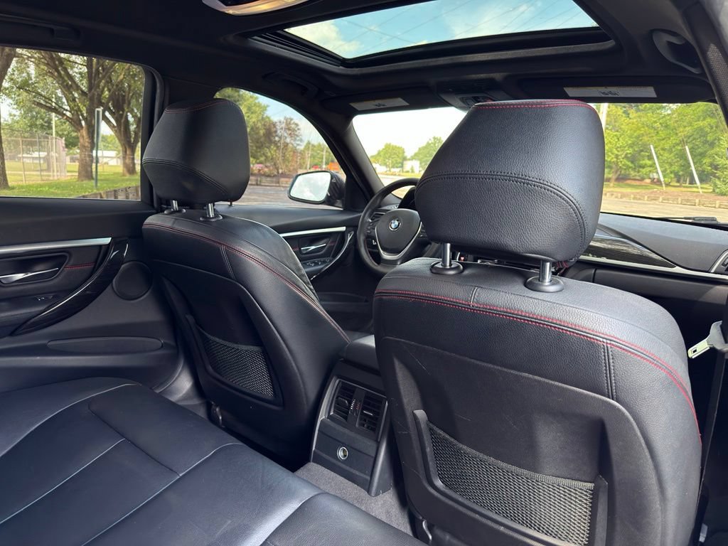 Used 2018 BMW 330i xDrive Sedan AWD/4WD image 30