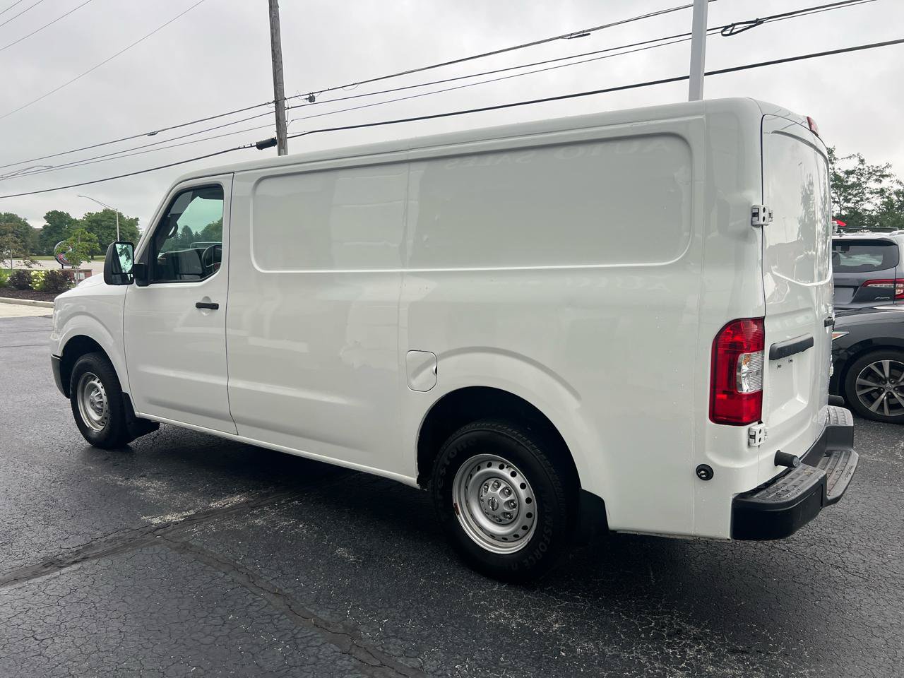 Used 2021 Nissan NV 1500 SV RWD image 3