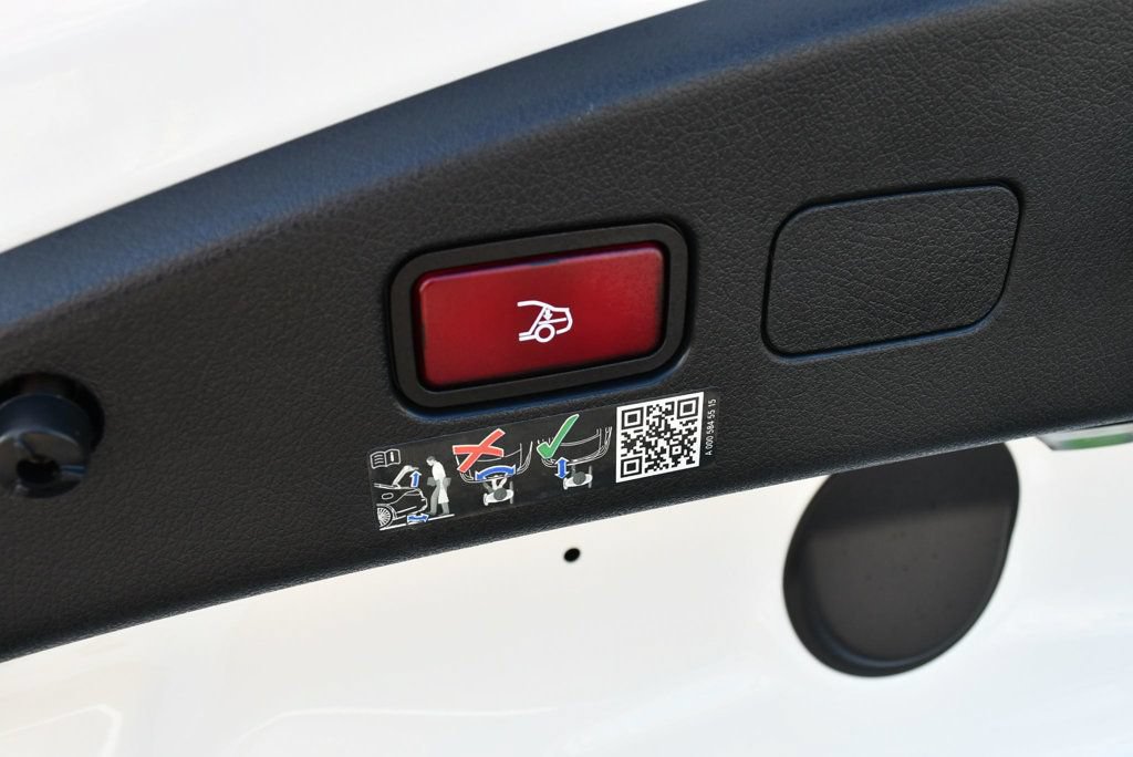 Used 2024 Mercedes-Benz CLE 450 4MATIC Cabriolet image 18