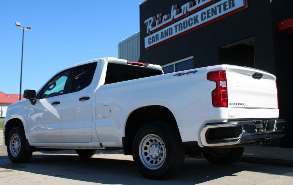 Used 2024 Chevrolet Silverado 1500 W/T w/ WT Value Package AWD/4WD image 5