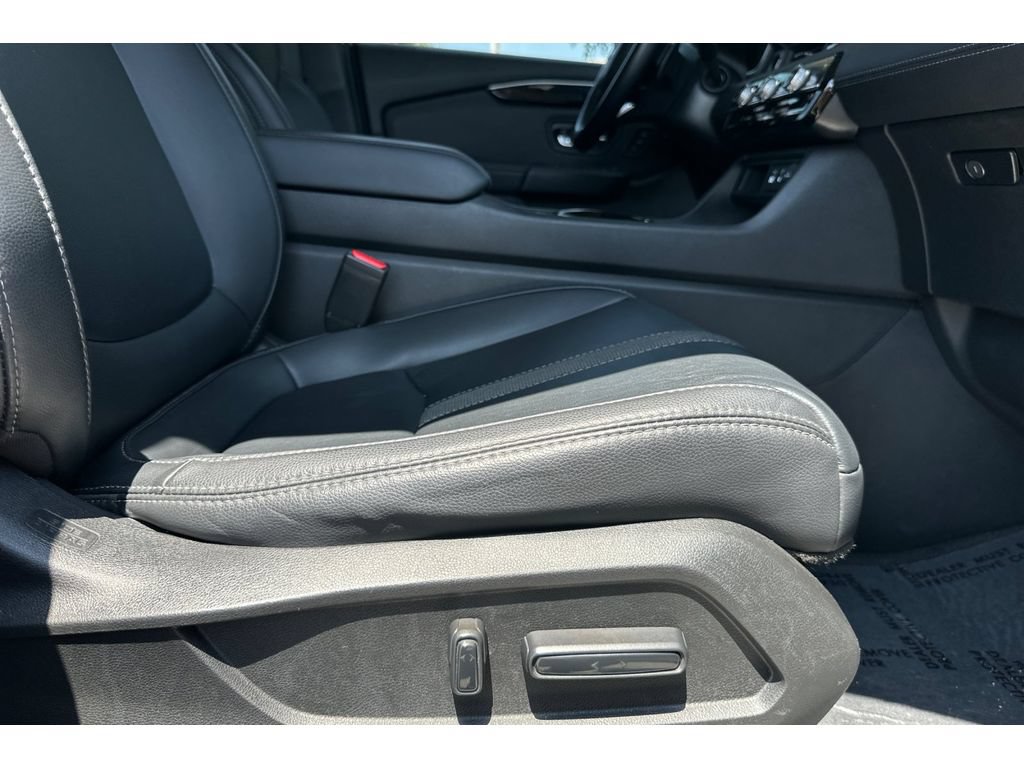 Certified 2025 Honda Pilot Touring image 24