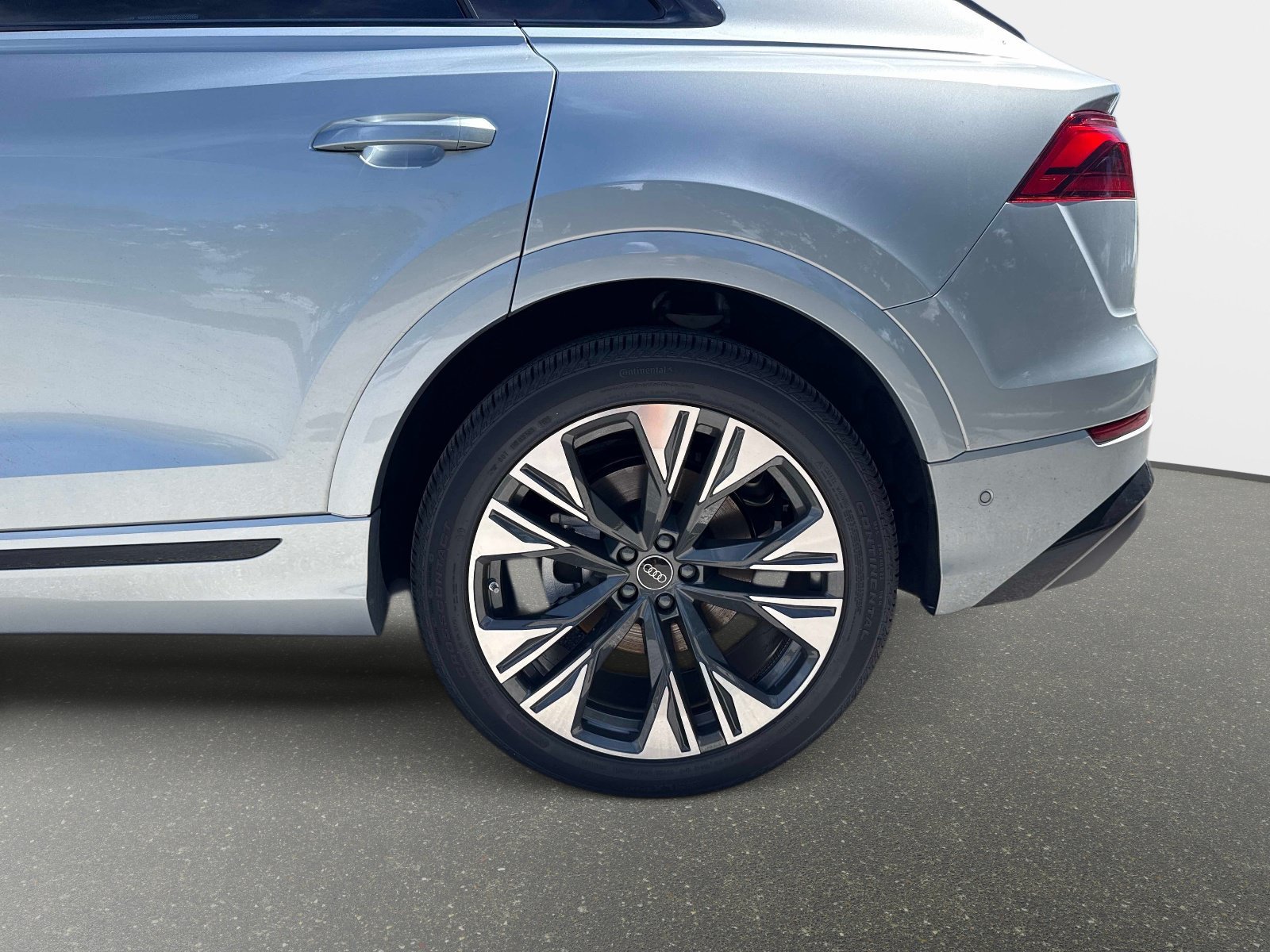 New 2026 Audi Q8 Premium Plus AWD/4WD image 10