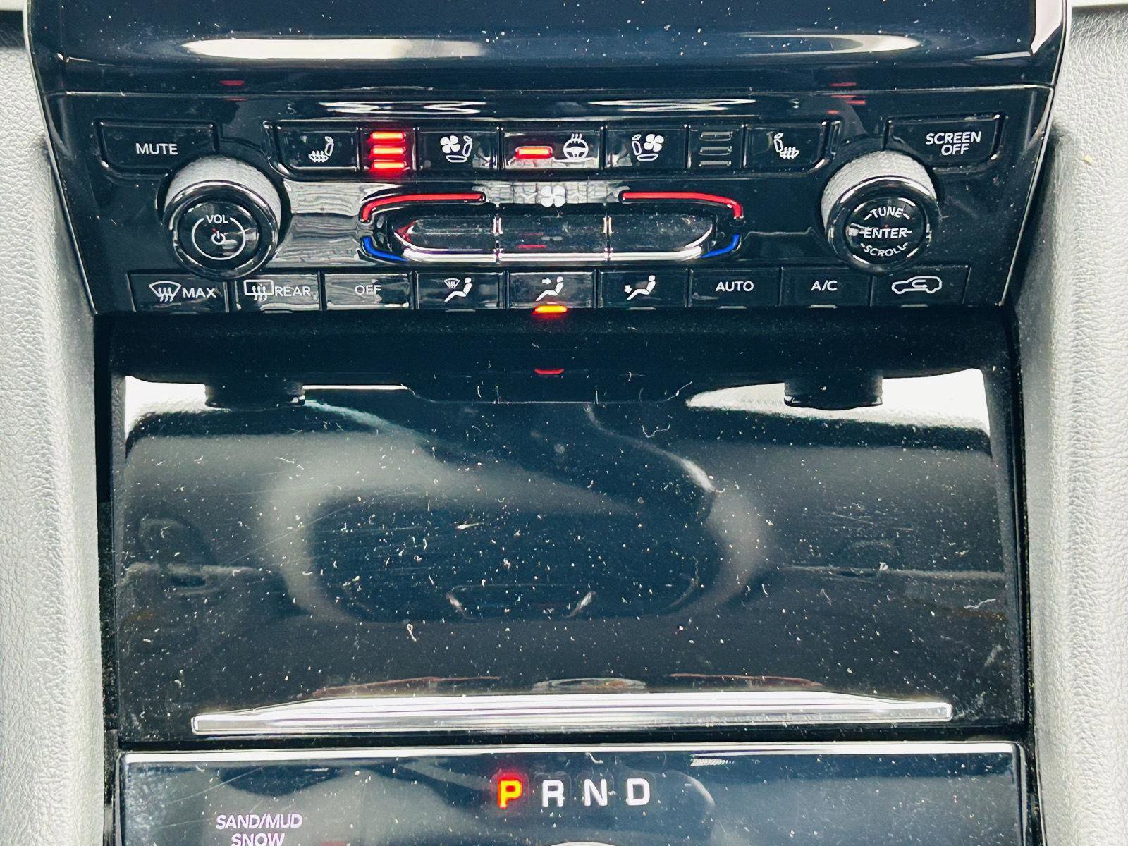 Used 2022 Jeep Grand Cherokee L Limited w/ Luxury Tech Group II image 27