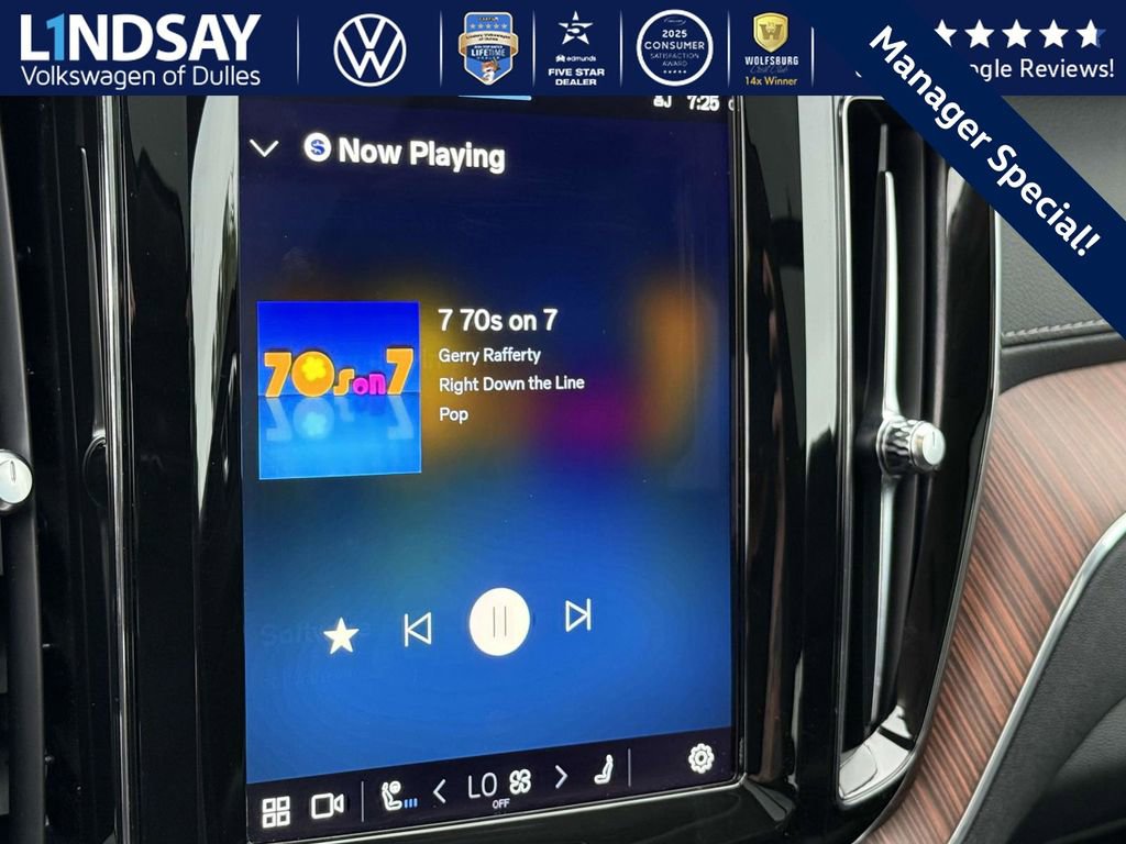 Used 2023 Volvo XC60 T8 Ultimate image 16