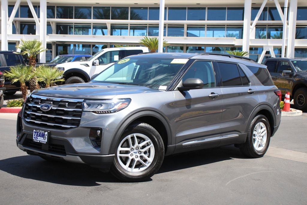 Certified 2025 Ford Explorer Active w/ Active Comfort Package RWD image 1