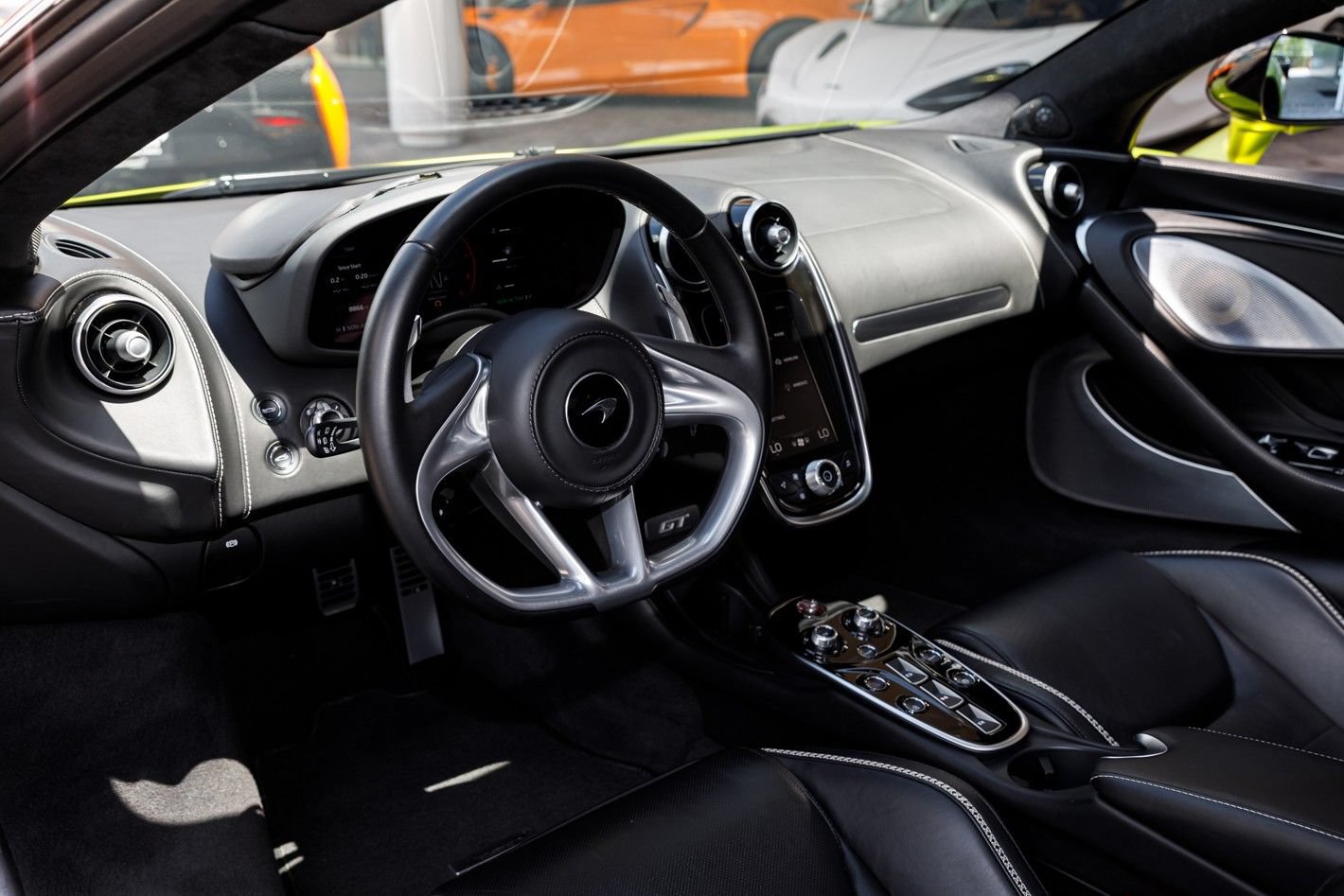 Used 2023 McLaren GT RWD image 43