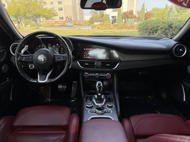 Used 2022 Alfa Romeo Giulia Veloce AWD/4WD image 36