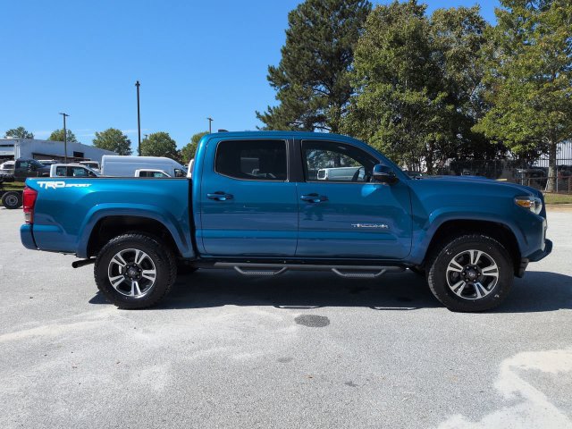 Used 2016 Toyota Tacoma TRD Sport w/ Towing Package RWD image 3
