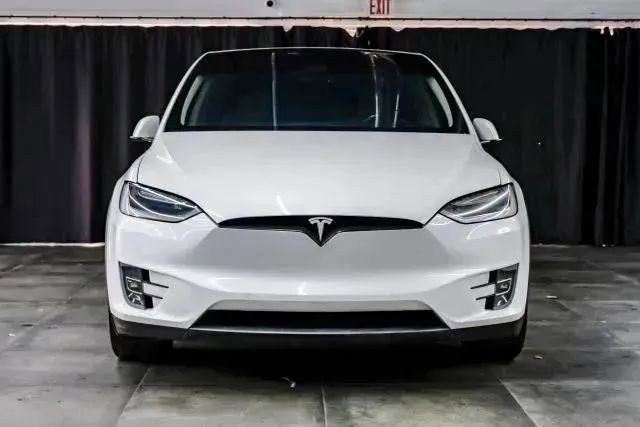 Used 2016 Tesla Model X Performance image 8