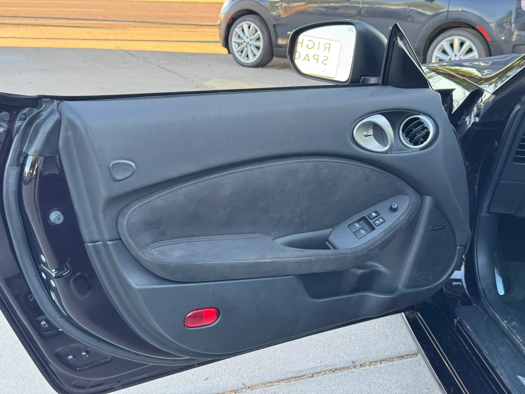 Used 2014 Nissan 370Z Touring w/ Sport Package RWD image 10