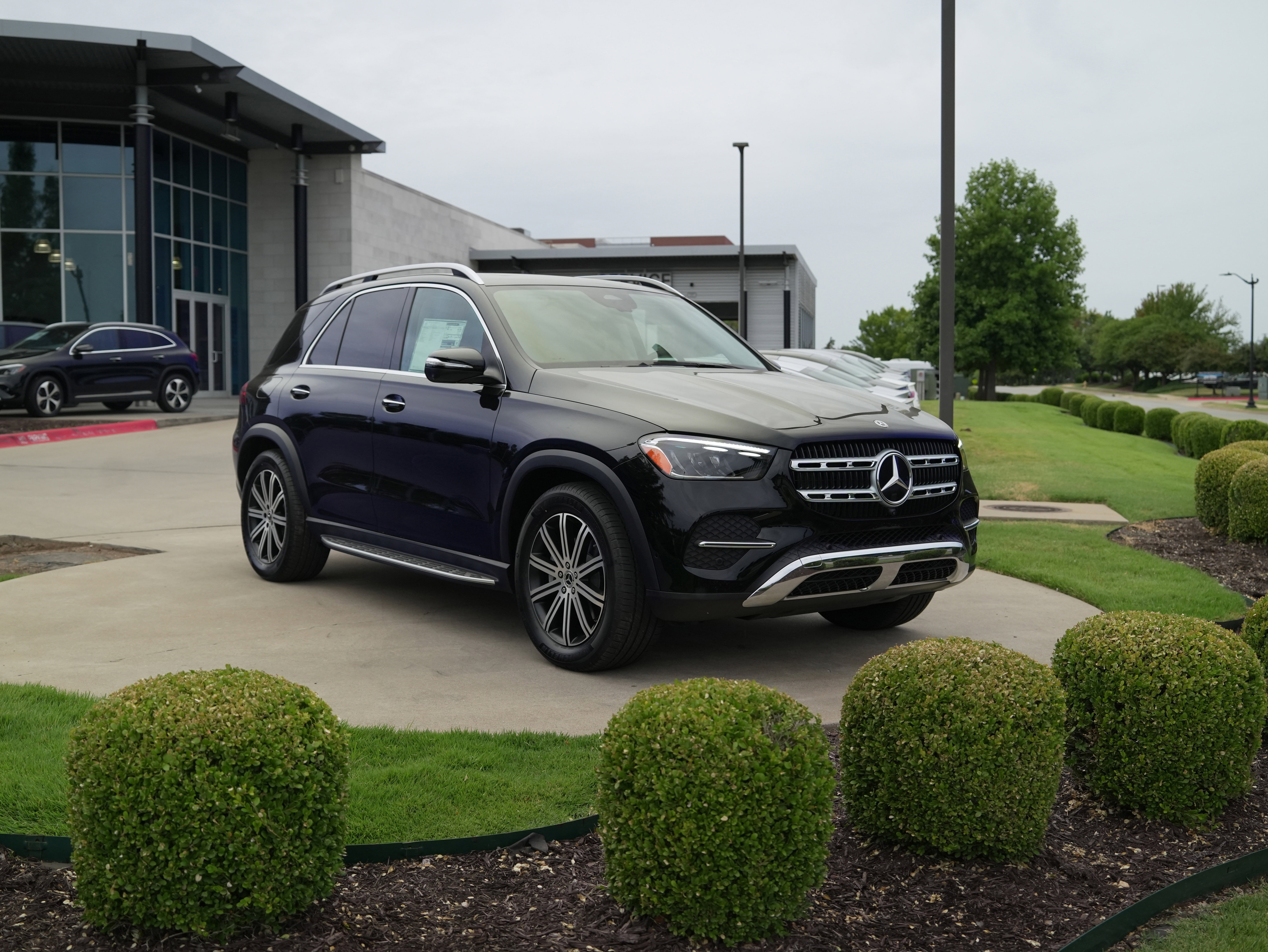 New 2026 Mercedes-Benz GLE 350 4MATIC image 1