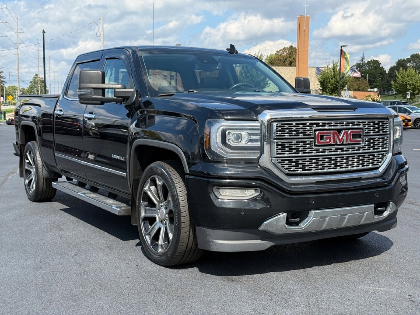 Used 2018 GMC Sierra 1500 Denali image 2