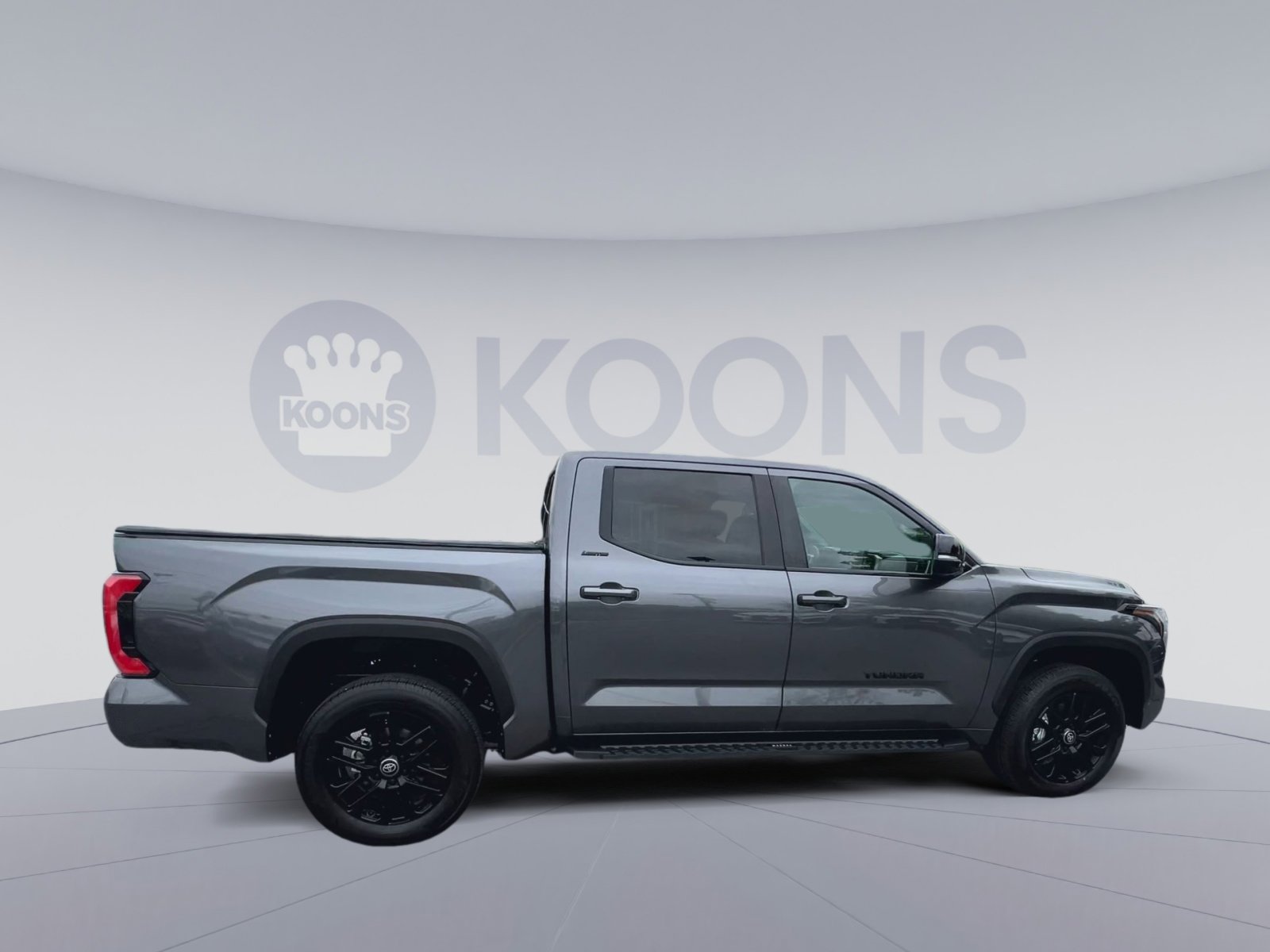 Used 2025 Toyota Tundra Limited AWD/4WD image 12