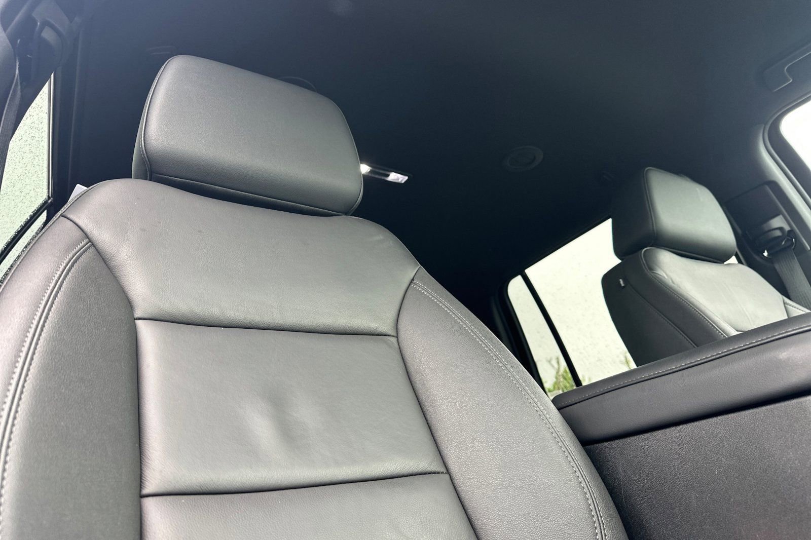 Used 2025 Chevrolet Suburban Z71 AWD/4WD image 17