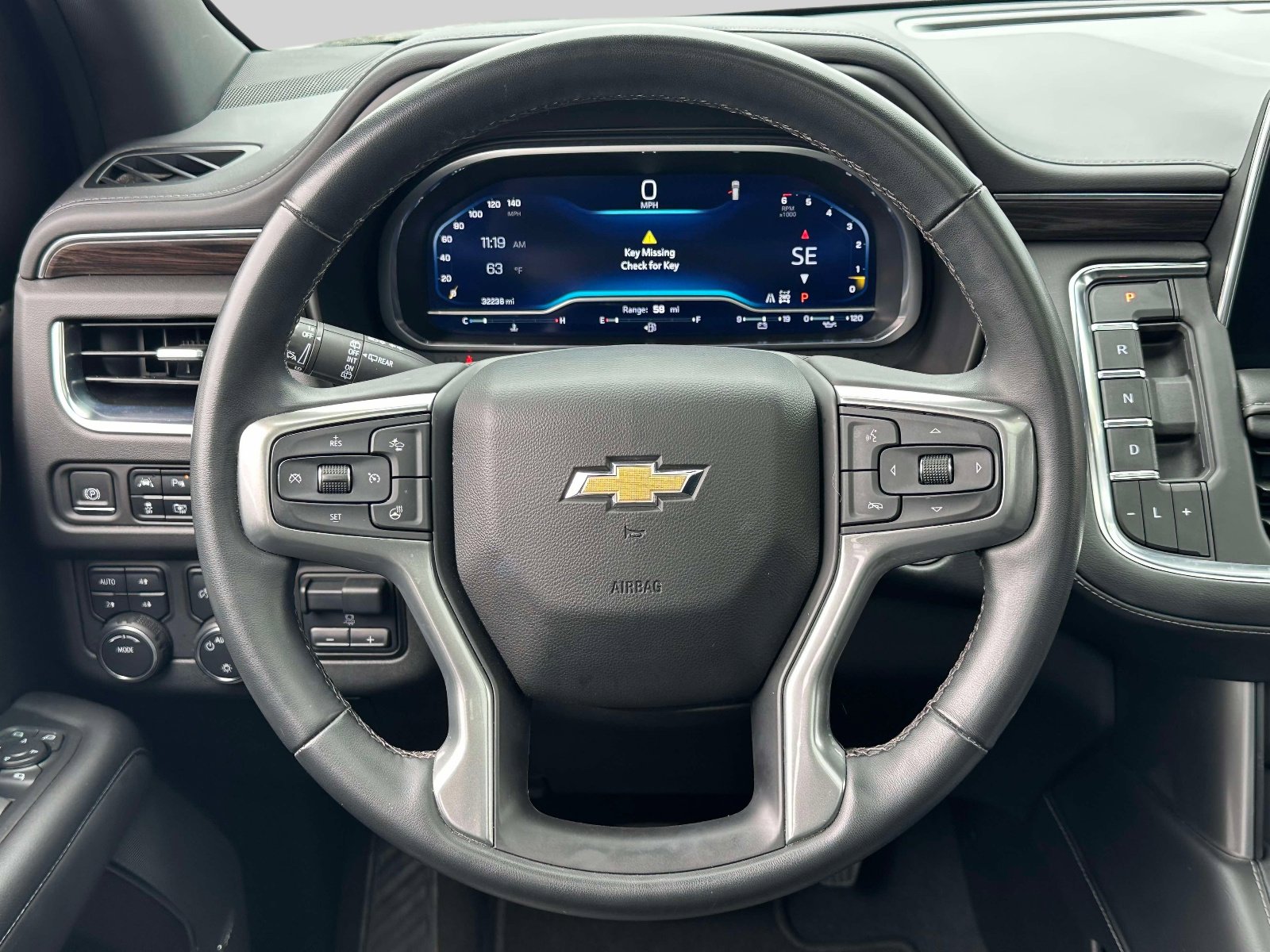 Used 2023 Chevrolet Suburban LT w/ Luxury Package AWD/4WD image 17