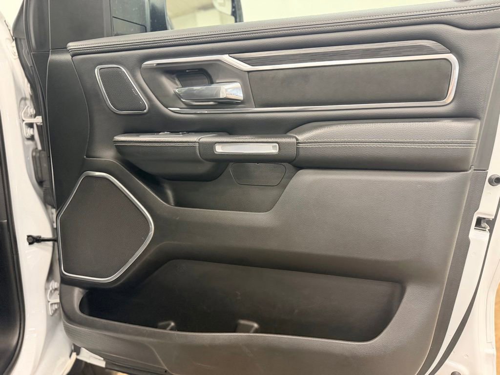 Used 2023 RAM 1500 Laramie AWD/4WD image 17