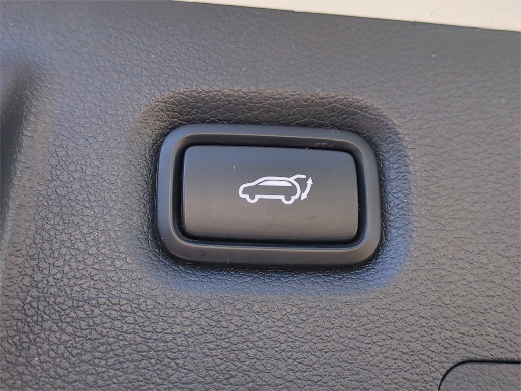 Used 2019 Hyundai Santa Fe Limited image 15