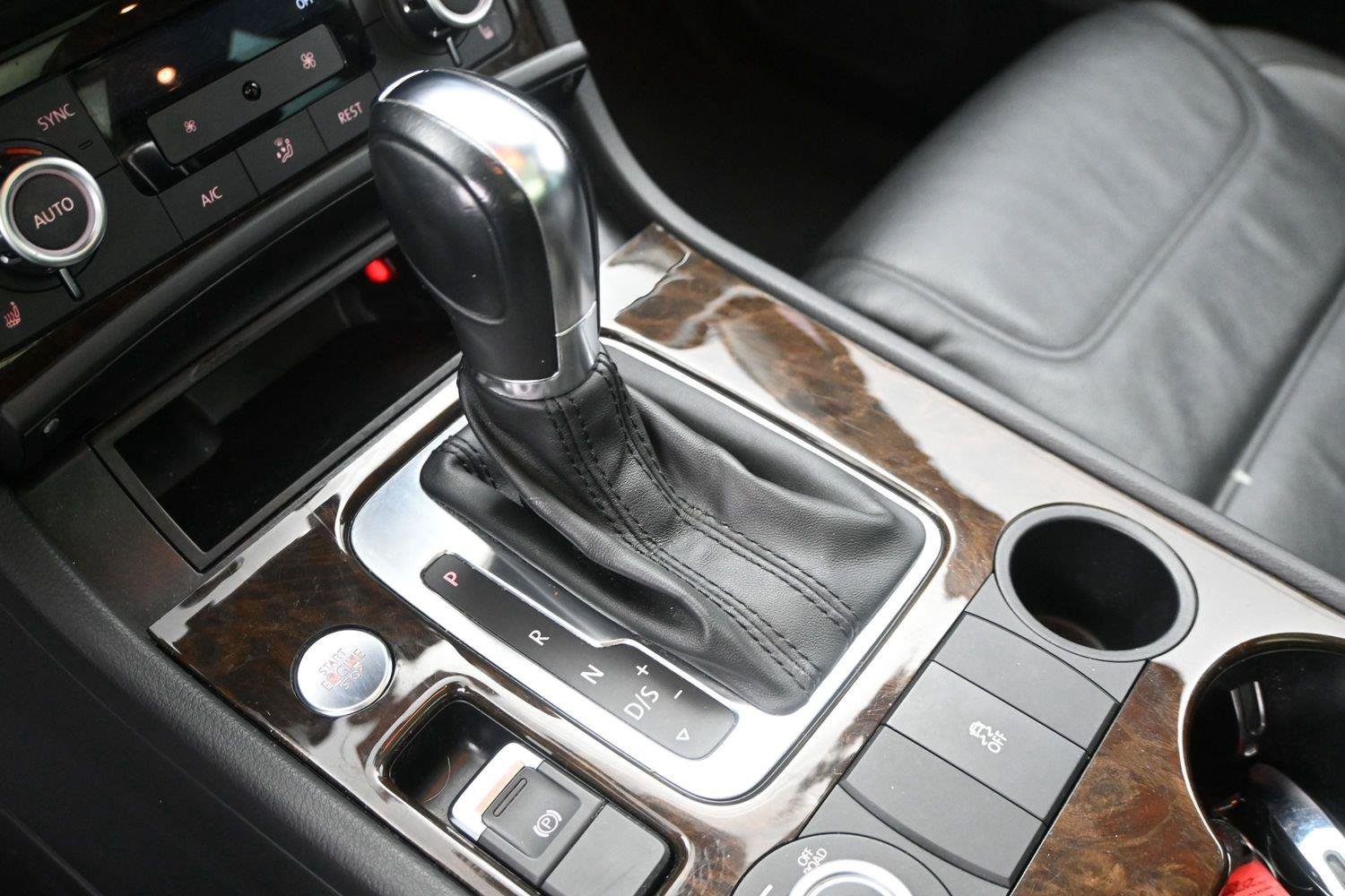 Used 2014 Volkswagen Touareg Executive AWD/4WD image 6