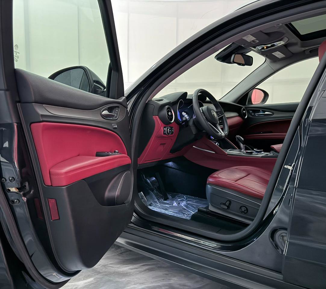 Used 2019 Alfa Romeo Stelvio Ti image 16