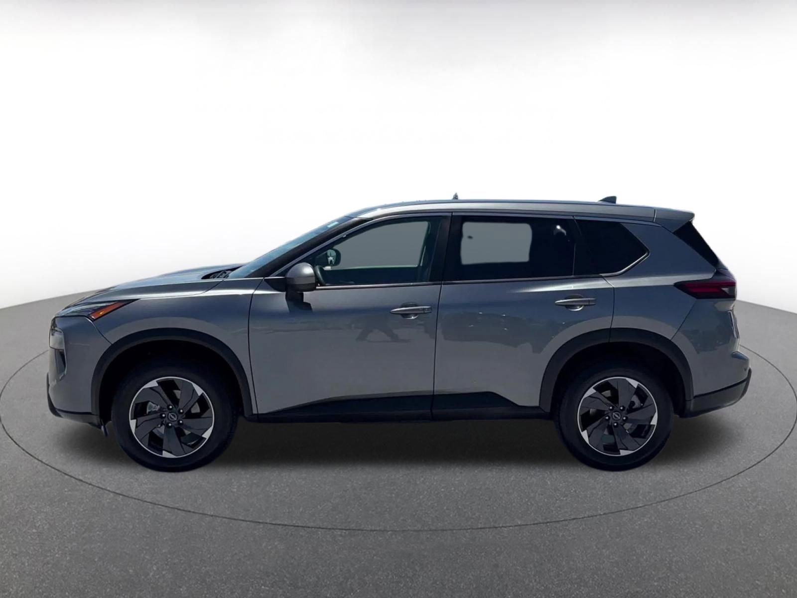 Used 2024 Nissan Rogue SV FWD image 9