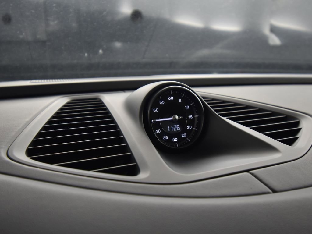 Used 2024 Porsche Macan 4 Electric image 33