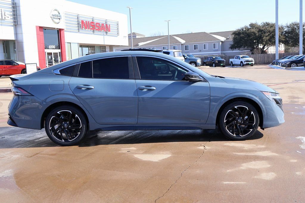 New 2026 Nissan Sentra SR w/ SR Premium Package FWD image 5