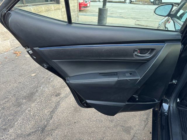 Used 2018 Toyota Corolla SE image 18