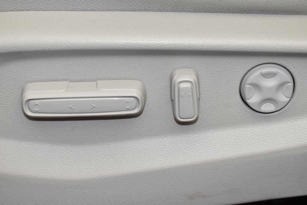 Used 2025 Honda Odyssey Touring image 16