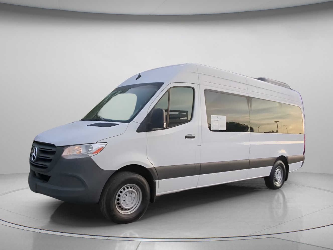 Used 2025 Mercedes-Benz Sprinter 2500 image 10