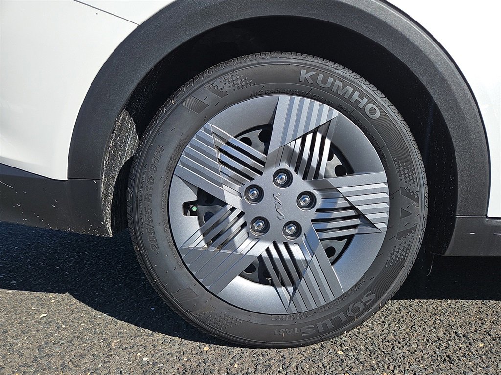 Certified 2025 Kia K4 LX image 9