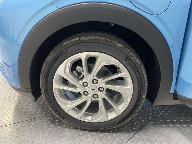 New 2027 Chevrolet Bolt LT FWD image 10