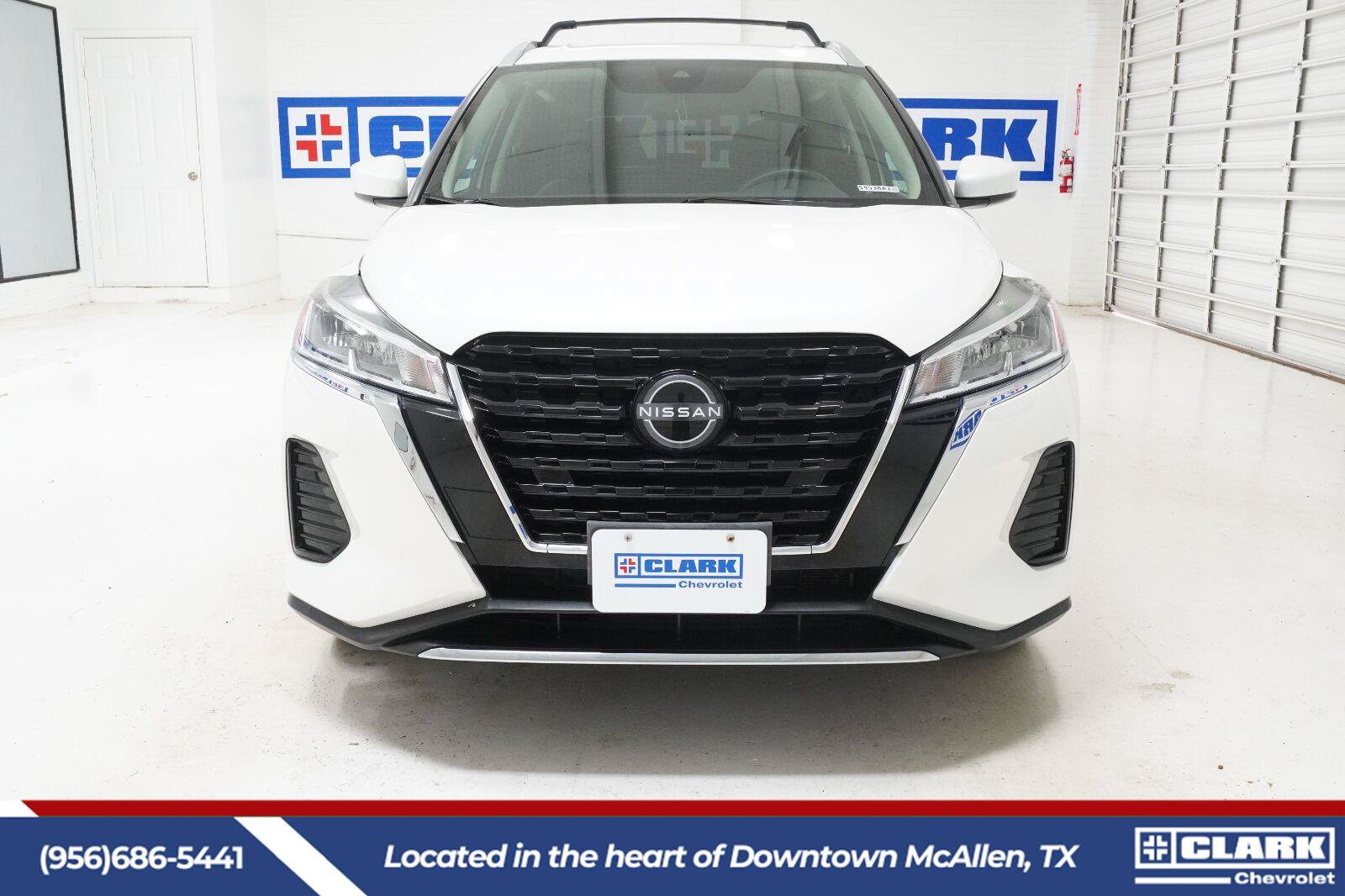 Used 2023 Nissan Kicks SV w/ Exterior Package FWD image 2