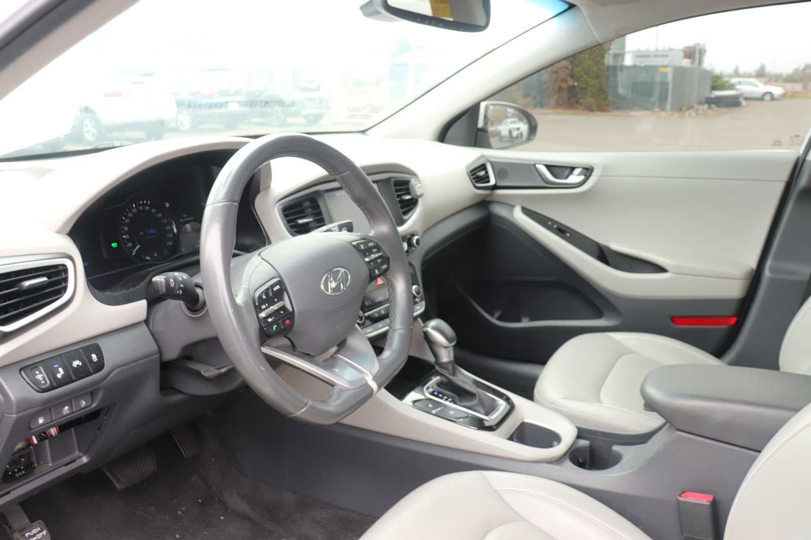 Used 2019 Hyundai Ioniq Limited FWD image 10