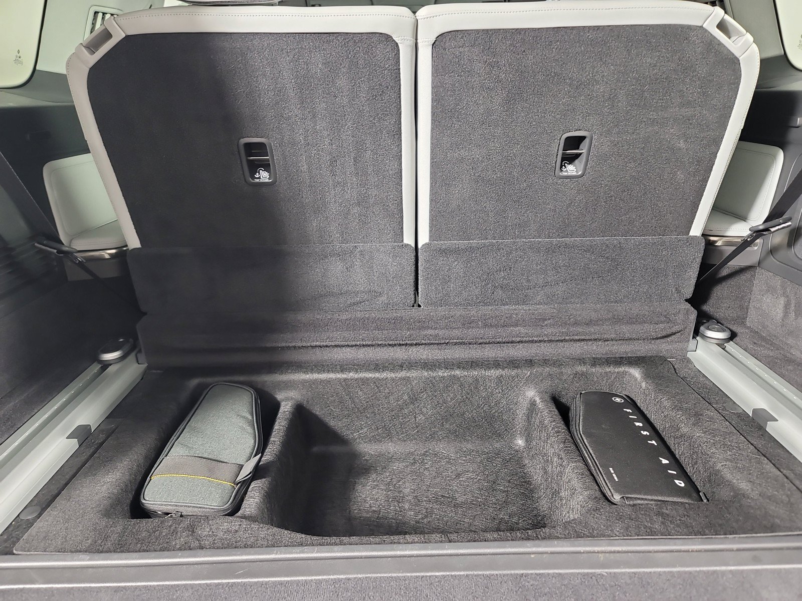 Used 2024 Rivian R1S Adventure AWD/4WD image 26
