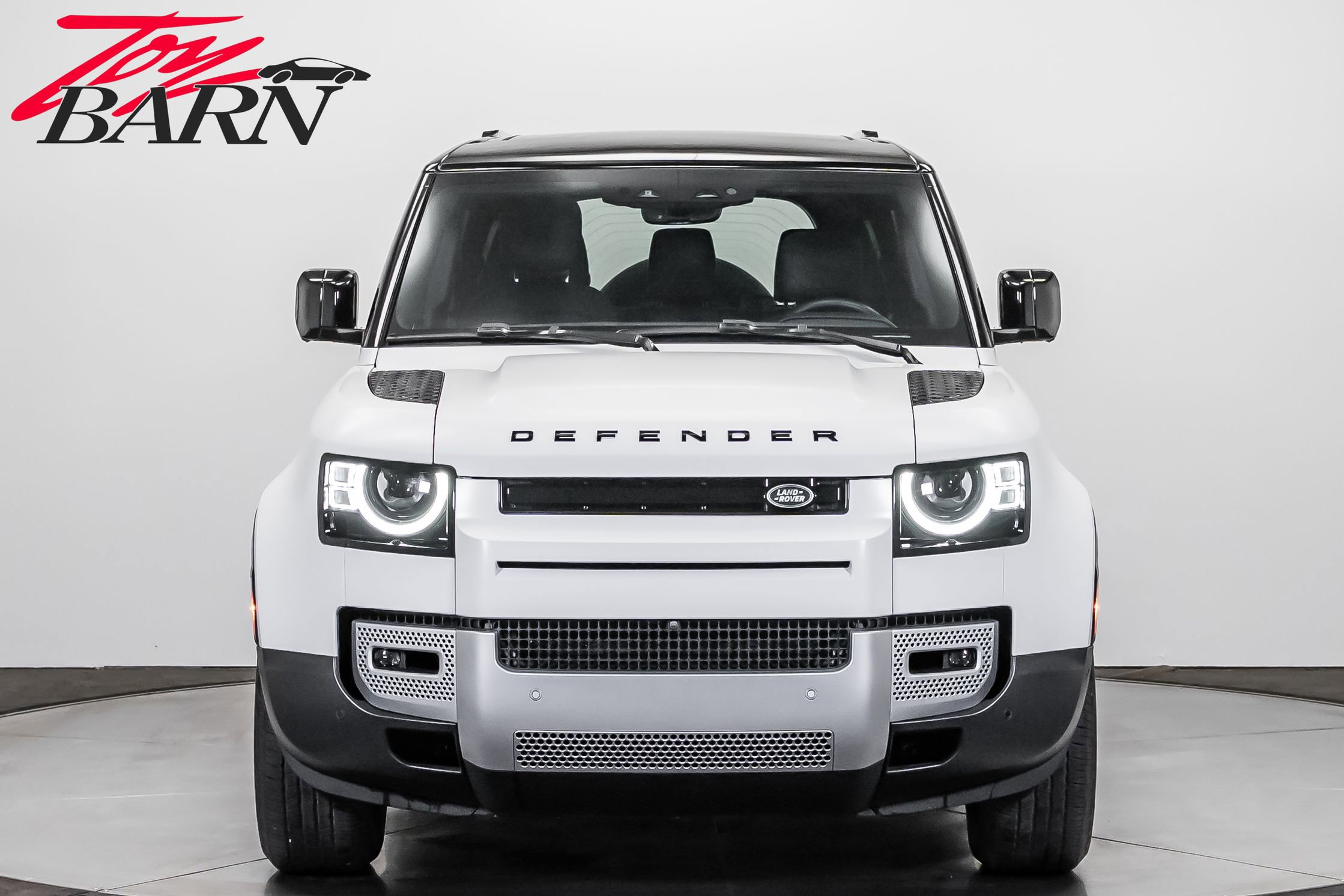 Used 2023 Land Rover Defender 130 SE image 7