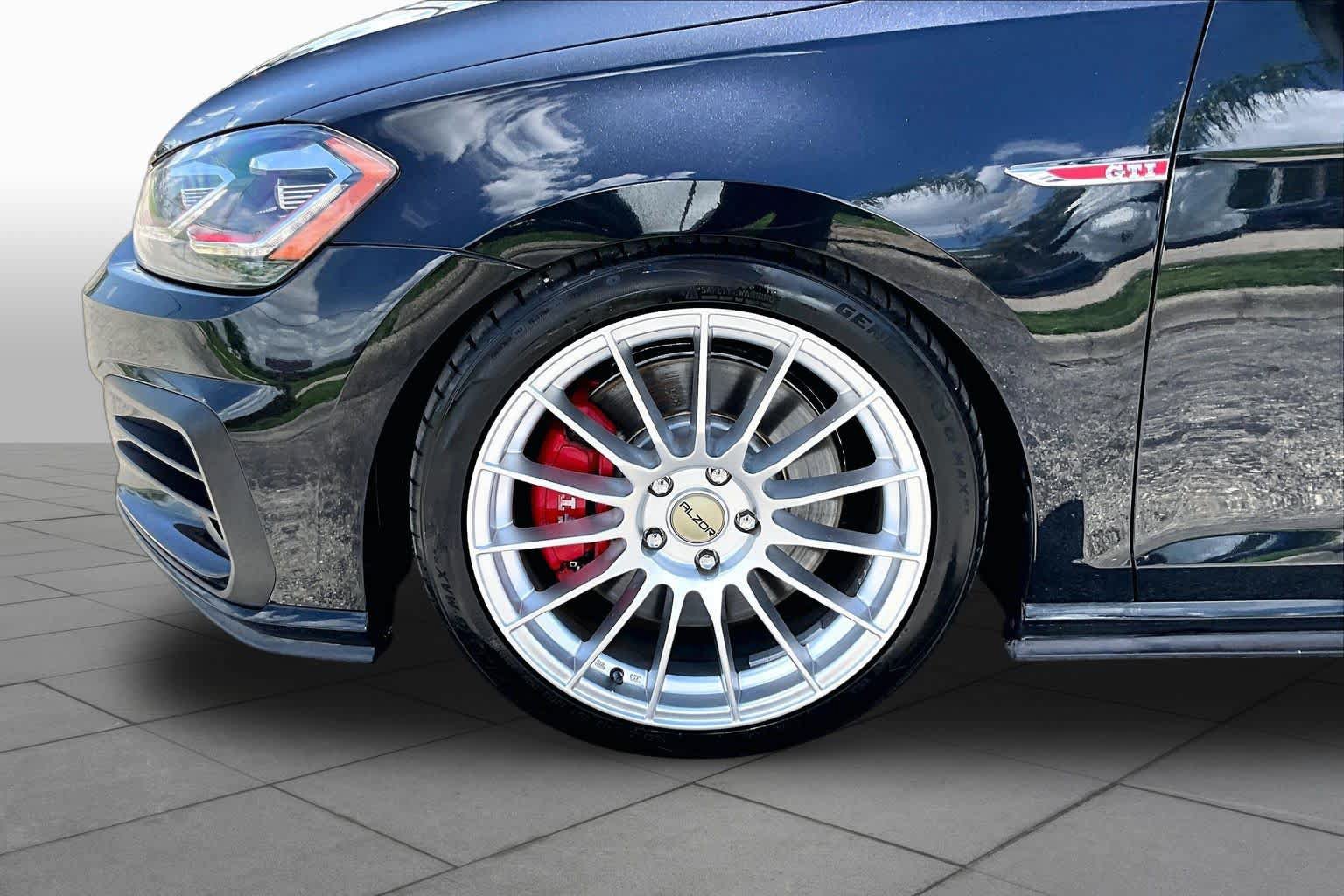 Used 2019 Volkswagen GTI SE w/ SE Experience Package FWD image 11
