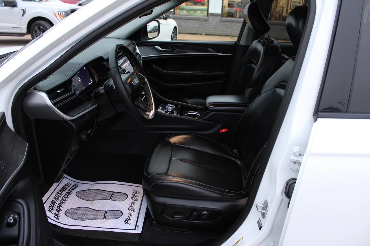 Used 2023 Jeep Grand Cherokee L Limited image 14